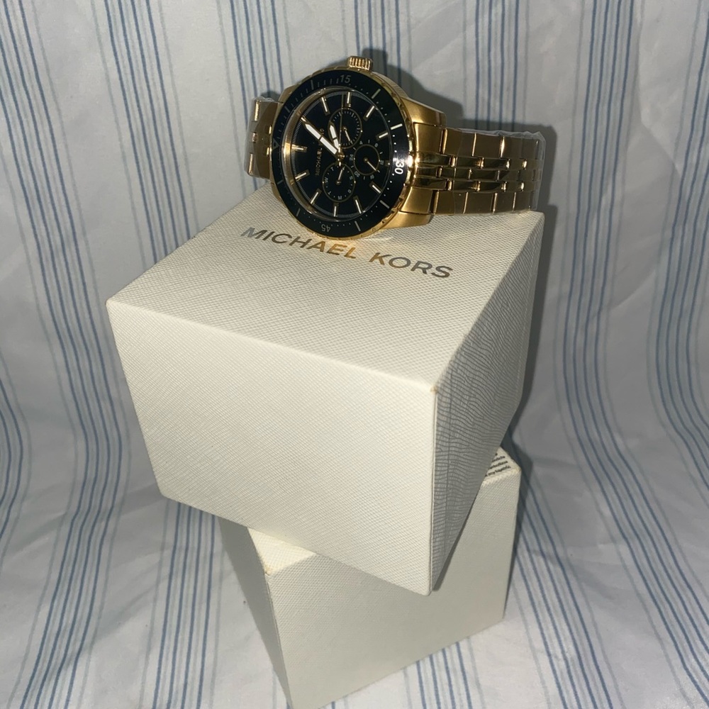 Michael Kors gold watch brand new unworn - Picture 3 of 5